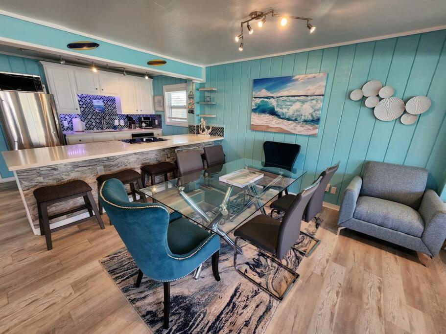 Beachview Beauty Steps To The Beach In West G Town Galveston Exterior photo